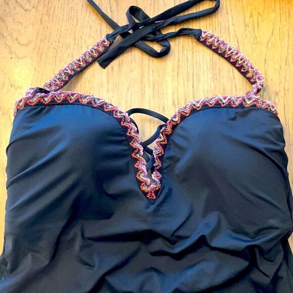 BECCA SWIMWEAR PLUNGE NECKLINE ONE PIECE.  NEW - Picture 3 of 10